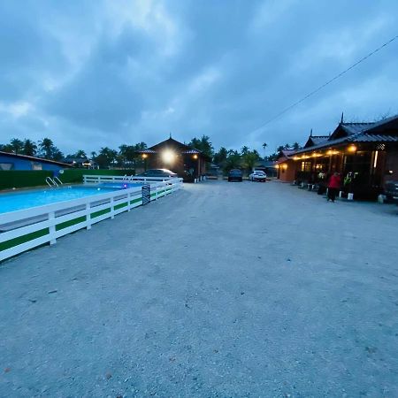 Tts Staycation Chalet Kampung Penarik Exterior photo